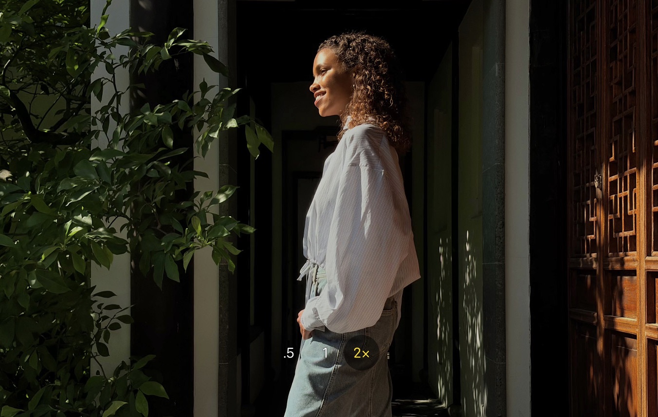 نمونه عکس آیفون ۱۷ با دوربین اصلی و زوم ۲ برابر